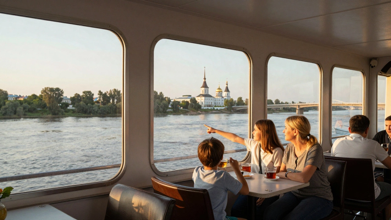 Где лучше сидеть на теплоходе: лучшие места для круиза по реке